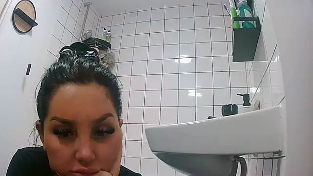 magical mia online show from 09/28/25, 04:47