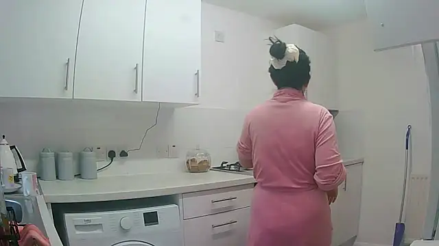 magical mia online show from 11/12/25, 08:51