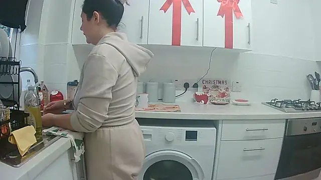 magical mia online show from 12/17/25, 09:03