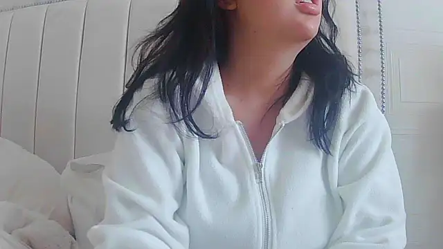 magical mia online show from 11/17/25, 09:13