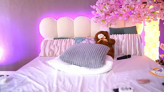 HaileyMadow online show from 04/25/26, 01:41