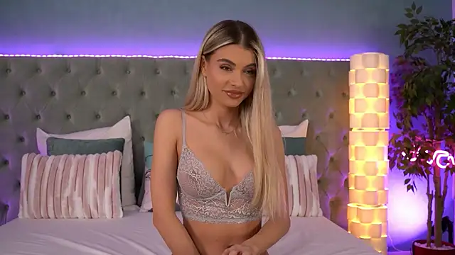 HaileyMadow online show from 11/18/25, 07:55