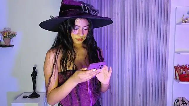 Snapshot of LissaWiild chatting on 10/02/25, 08:23 LissaWiild online show from 10/02/25, 08:23