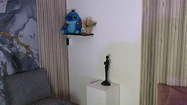 Snapshot of LissaWiild chatting on 10/17/25, 01:13 LissaWiild online show from 10/17/25, 01:13