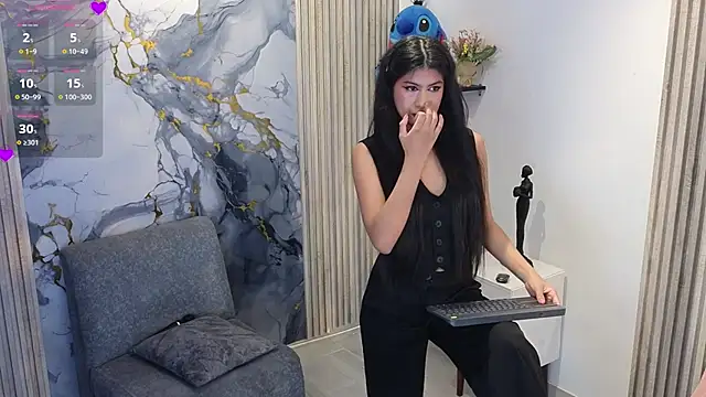 Snapshot of LissaWiild chatting on 10/16/25, 08:17 LissaWiild online show from 10/16/25, 08:17