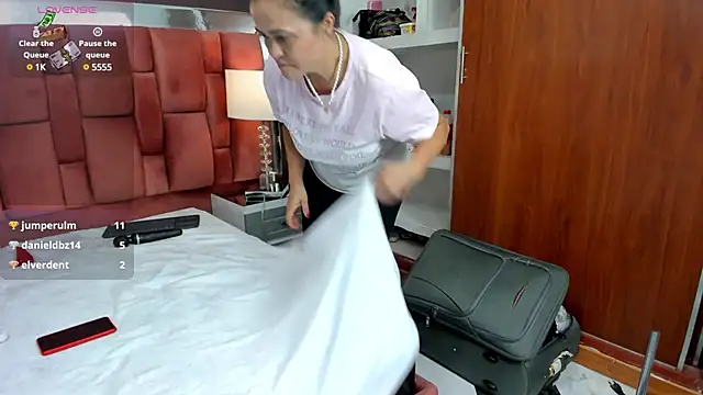 JulianaMartineS online show from 02/06/25, 07:07