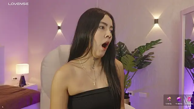 miagomezweb1 online show from 11/06/25, 02:10