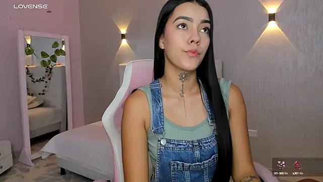 miagomezweb1 online show from 03/15/25, 12:56