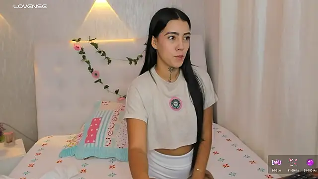 miagomezweb1 online show from 03/21/25, 01:12