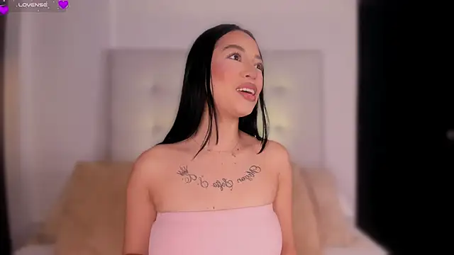 Snapshot of AnthonellaSweet chatting on 02/18/26, 12:01 AnthonellaSweet online show from 02/18/26, 12:01