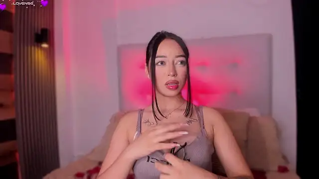 Snapshot of AnthonellaSweet chatting on 02/14/26, 05:18 AnthonellaSweet online show from 02/14/26, 05:18