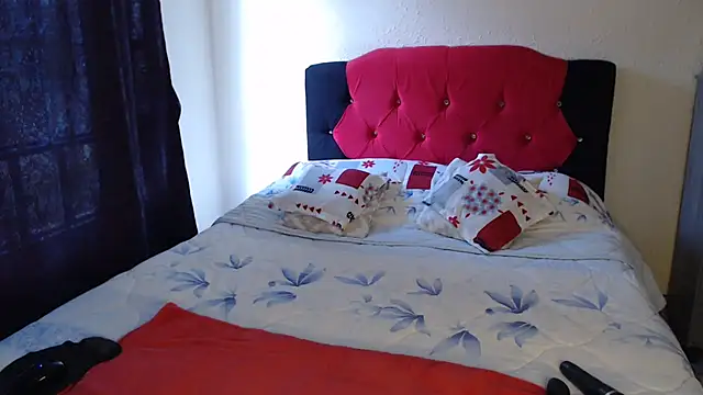 Crystal milkmature online show from 04/04/26, 07:20
