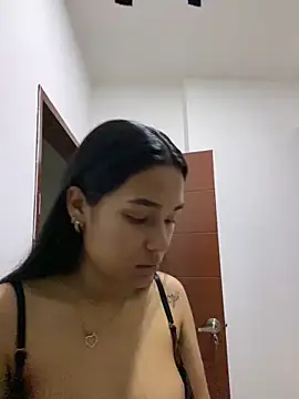 Snapshot of Alexsa_V chatting on 03/18/25, 01:13 Alexsa V online show from 03/18/25, 01:13