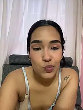 Snapshot of Alexsa_V chatting on 10/17/25, 10:44 Alexsa V online show from 10/17/25, 10:44