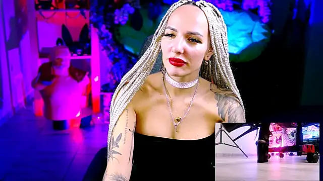 MonicaMaxwel online show from 11/15/25, 10:52