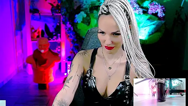 MonicaMaxwel online show from 12/14/25, 10:43