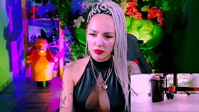 MonicaMaxwel online show from 01/09/26, 10:44