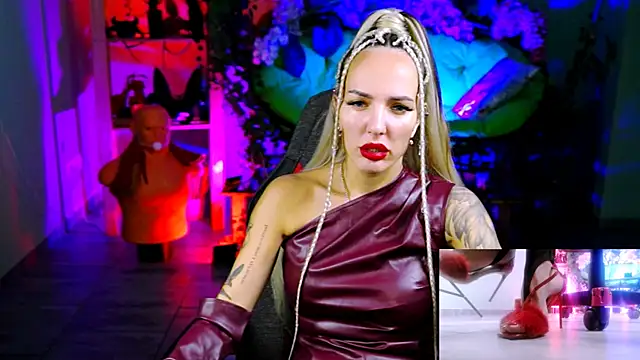 MonicaMaxwel online show from 11/02/25, 10:53