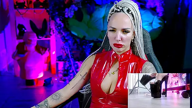 MonicaMaxwel online show from 11/17/25, 11:14