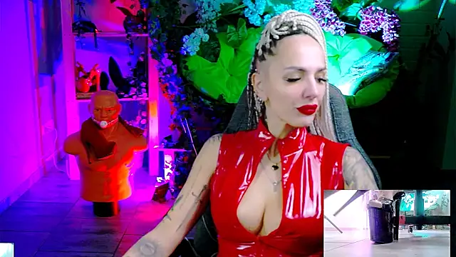 MonicaMaxwel online show from 12/15/25, 11:05