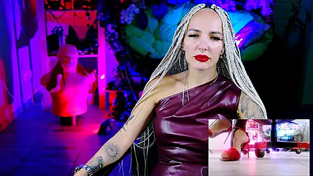 MonicaMaxwel online show from 11/07/25, 10:31