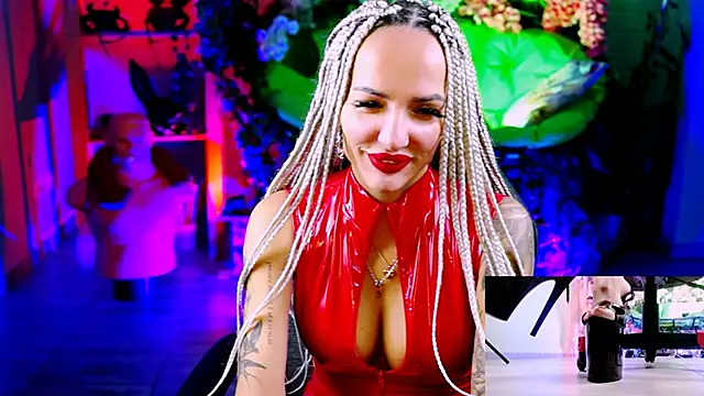 MonicaMaxwel online show from 10/04/25, 10:50