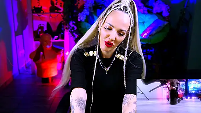 MonicaMaxwel online show from 11/03/25, 11:14