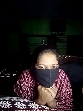 Snapshot of Nkumar173 chatting on 11/25/25, 03:45 Nkumar173 online show from 11/25/25, 03:45