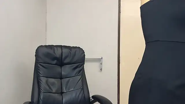 SassyJessi online show from 11/11/25, 04:07