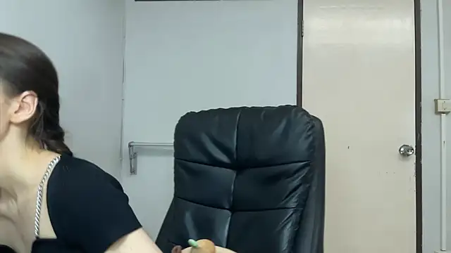 Snapshot of SassyJessi chatting on 06/03/26, 04:13 SassyJessi online show from 06/03/26, 04:13