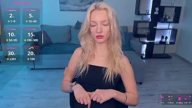 Snapshot of AleksaBlonde chatting on 03/02/26, 11:06 AleksaBlonde online show from 03/02/26, 11:06