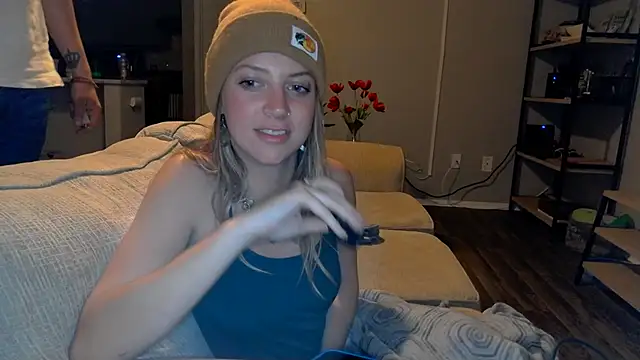 Snapshot of molly_witha_chance chatting on 03/13/25, 05:33 molly witha chance online show from 03/13/25, 05:33