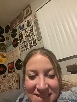 Snapshot of molly_witha_chance chatting on 09/21/25, 09:47 molly witha chance online show from 09/21/25, 09:47