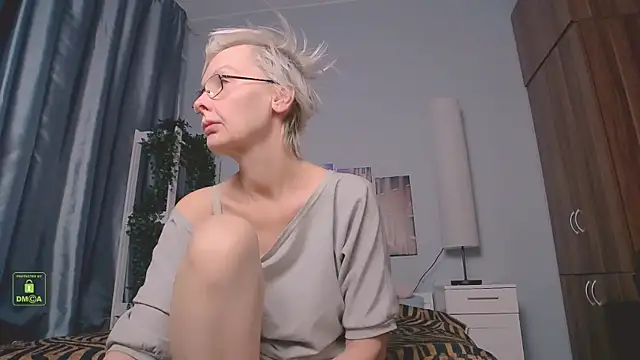 HelgaHimmell online show from 02/11/25, 03:50