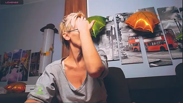 HelgaHimmell online show from 11/22/25, 11:42