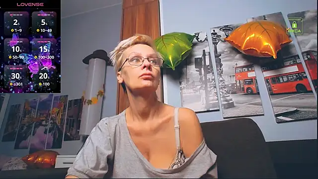 HelgaHimmell online show from 11/23/25, 12:15