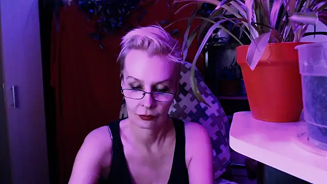 HelgaHimmell online show from 03/25/26, 08:52