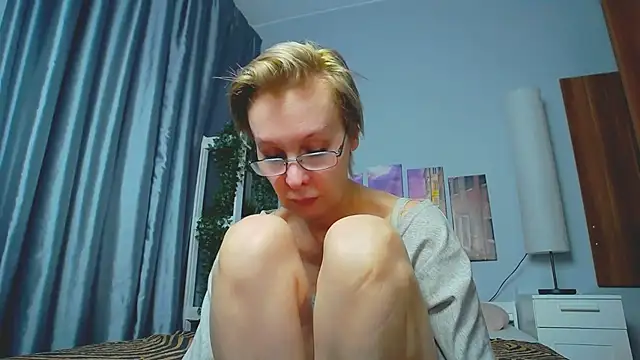 HelgaHimmell online show from 03/10/25, 01:12