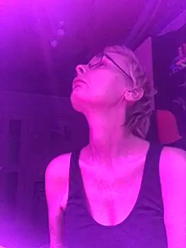 HelgaHimmell online show from 12/01/25, 01:01