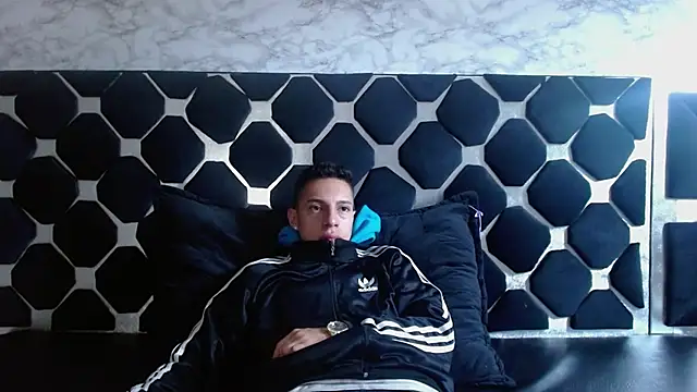 thiago19s online show from 02/12/25, 03:27