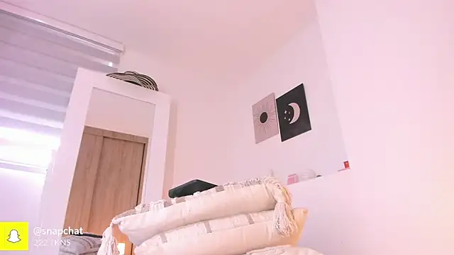 nicolette bale online show from 01/06/26, 01:04