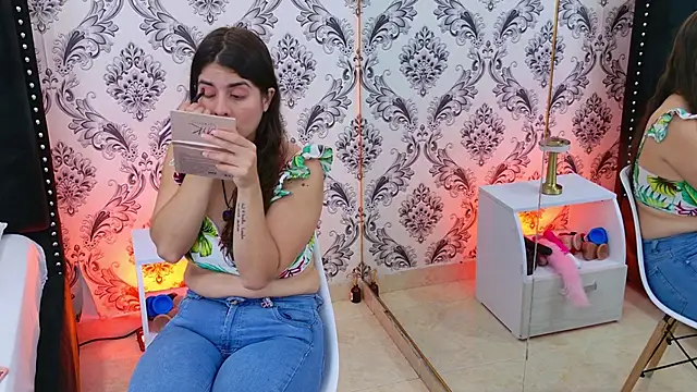 LexaDeRusso online show from 11/17/25, 07:40