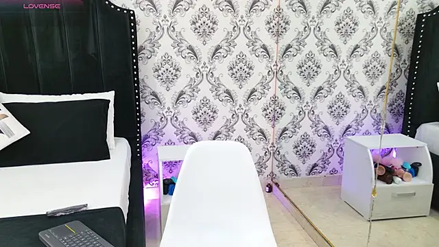 LexaDeRusso online show from 10/01/25, 07:51