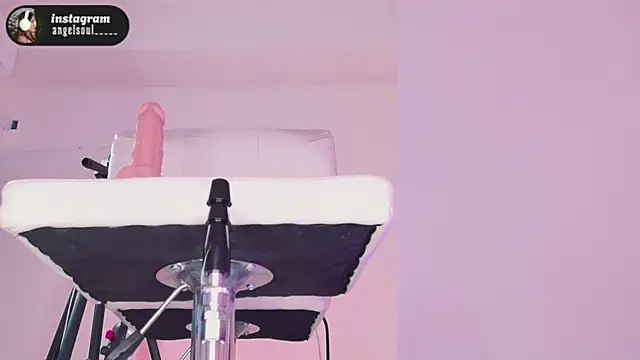 Angelst   online show from 11/17/25, 07:01