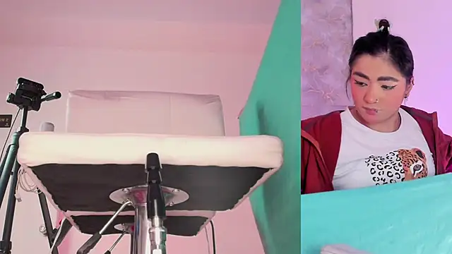 Snapshot of Angelst__ chatting on 10/12/25, 06:48 Angelst online show from 10/12/25, 06:48