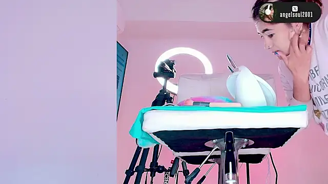 Angelst   online show from 02/05/26, 08:21