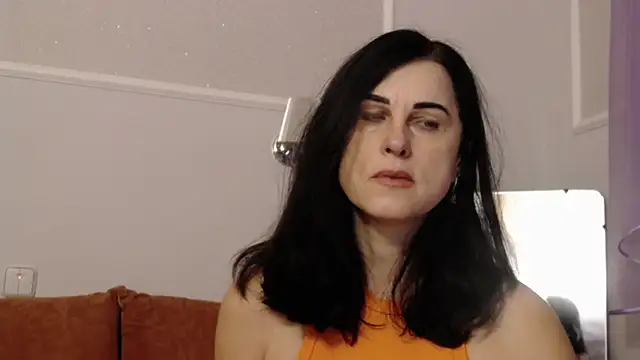 MonicaMelano online show from 11/28/25, 05:18