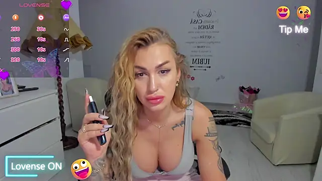GlossyDiamondX online show from 03/23/26, 05:13
