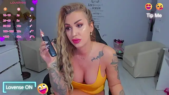 GlossyDiamondX online show from 03/25/26, 04:23