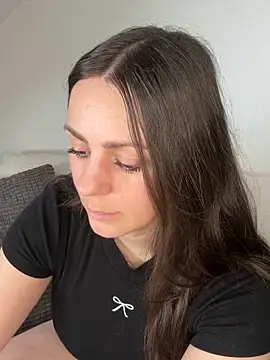 Snapshot of Loella-Rose chatting on 02/07/26, 12:46 Loella-Rose online show from 02/07/26, 12:46